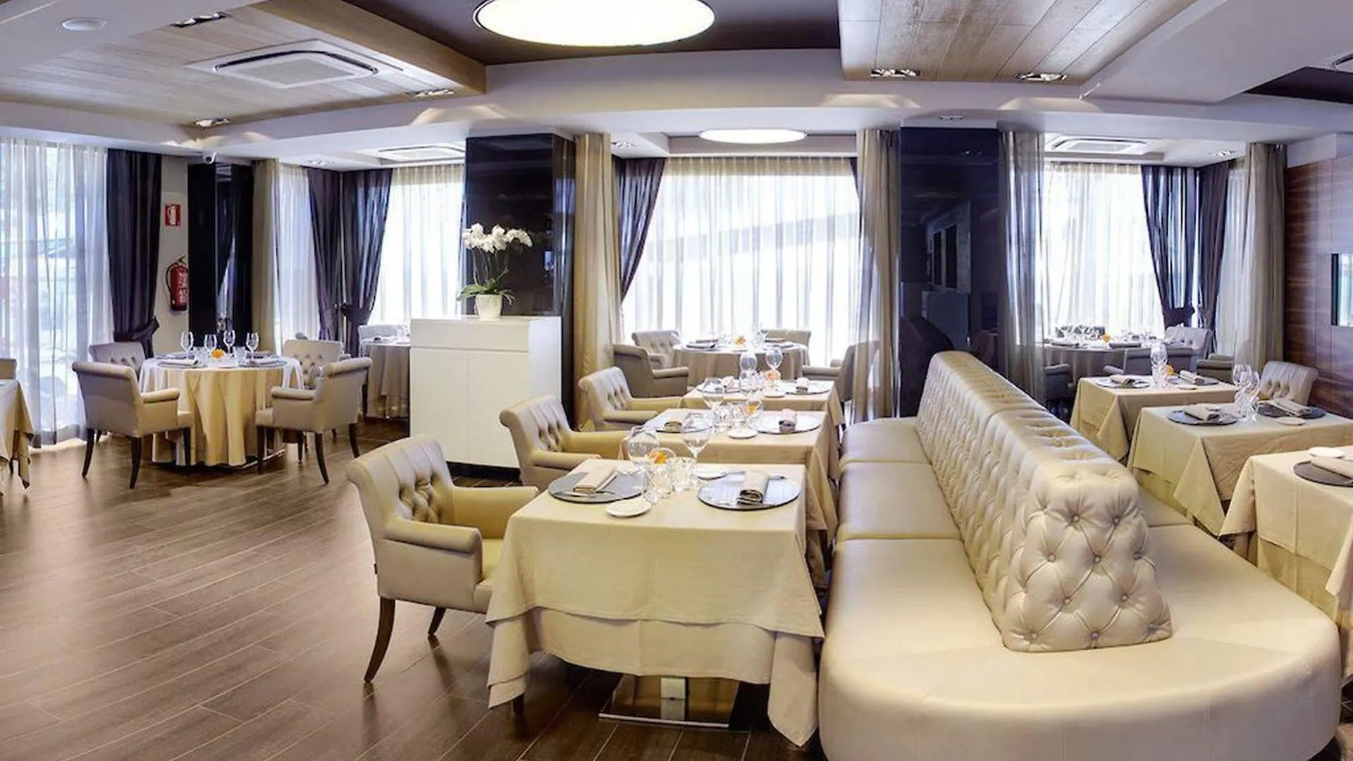 Cosmopolita Hotel Boutique & Spa Platja d'Aro 4*,